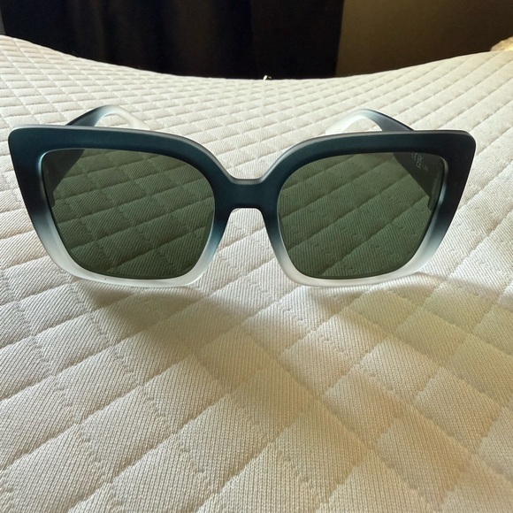 Oversized polarized Goodr - Picture 2 of 3